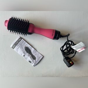 Revlon One-Step Hair Dryer And Volumizer